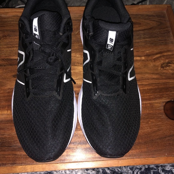 NEW Mens New Balance Black 8.5 Sneakers M413V2 - Picture 2 of 11